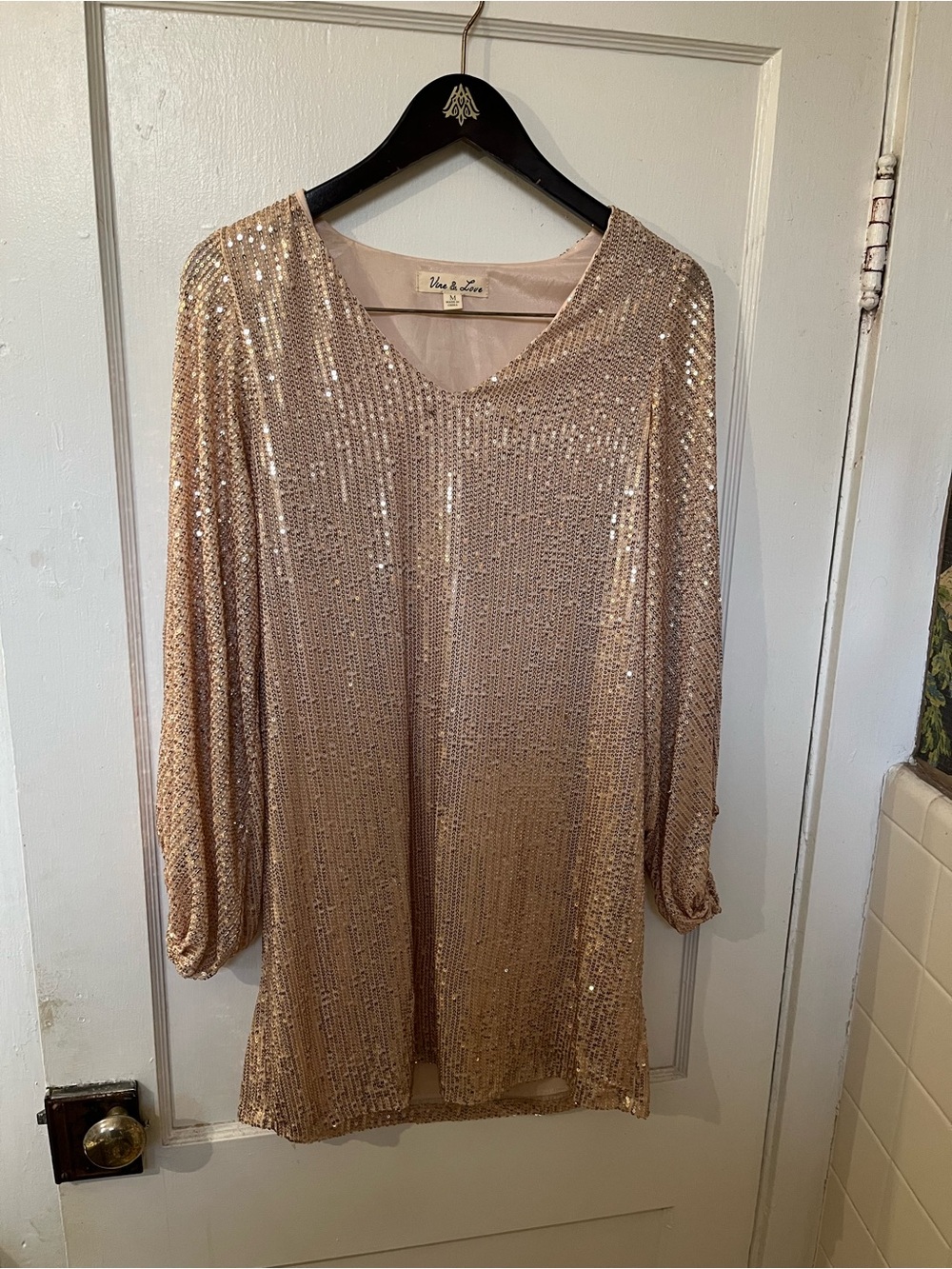 Vine & Love Sequin V-Neck Balloon Sleeve Mini Dress Rose Gold Size M EUC